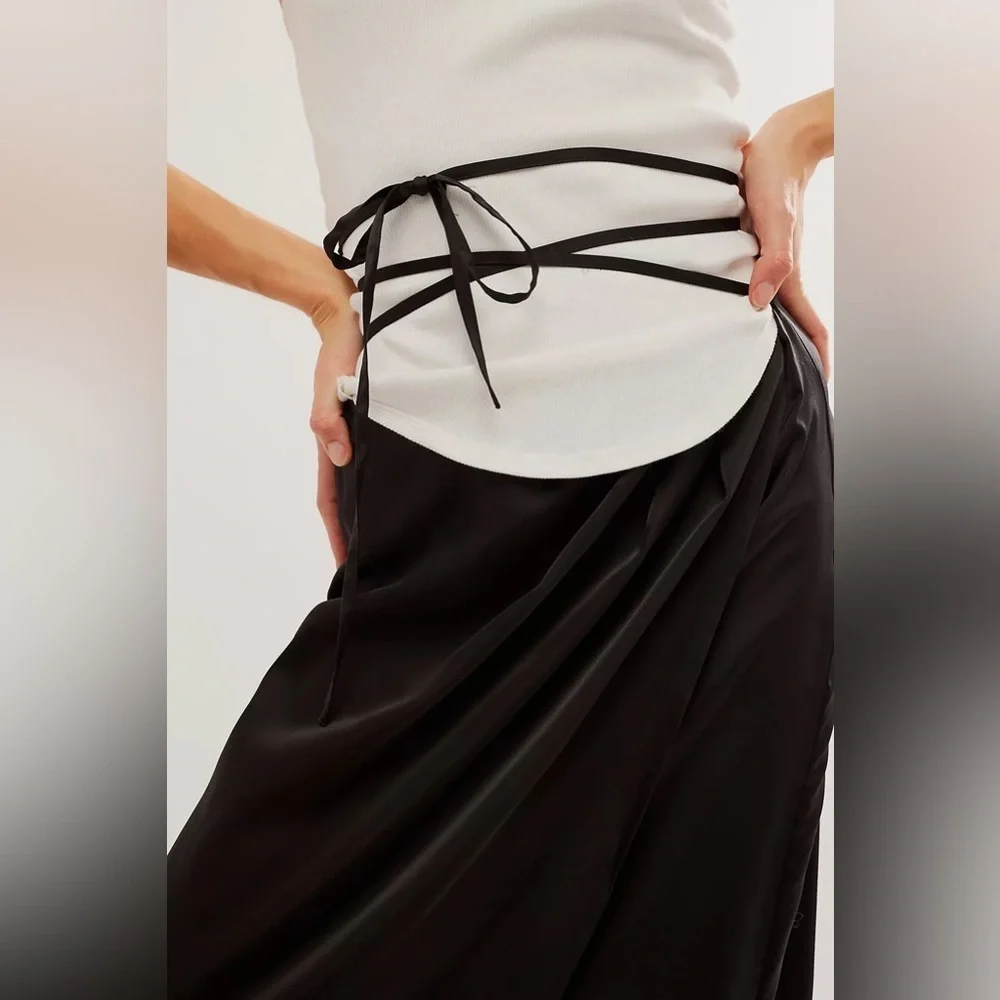 NWT Closed Wrap Skirt - Picture 2 of 4
